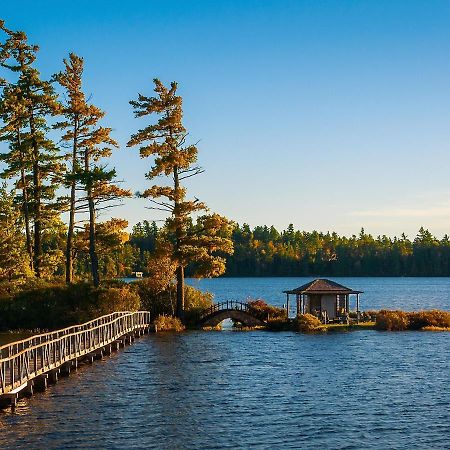 Hotel White Pine Camp Paul Smiths Esterno foto