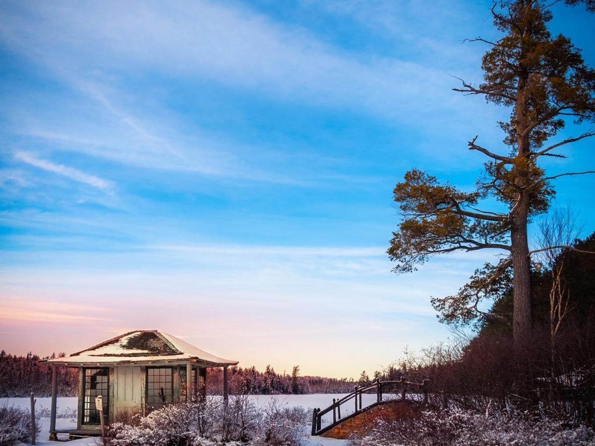 Hotel White Pine Camp Paul Smiths Esterno foto