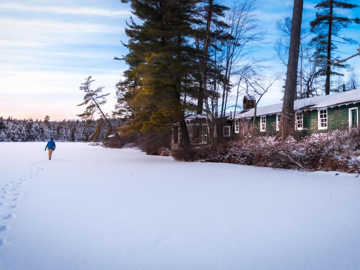 Hotel White Pine Camp Paul Smiths Esterno foto