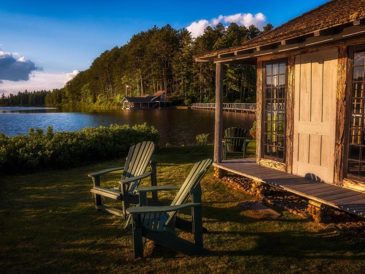 Hotel White Pine Camp Paul Smiths Esterno foto